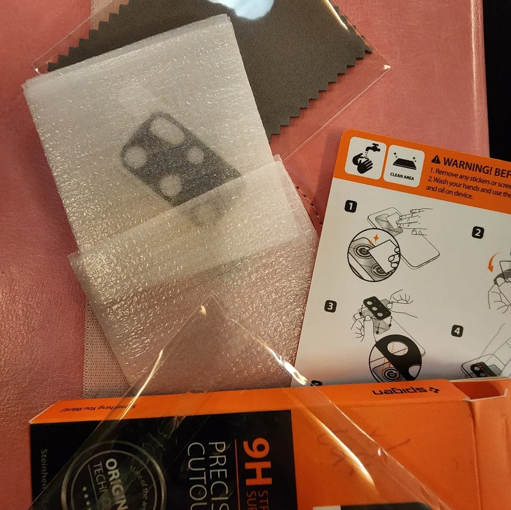 Spigen CAMERA lense protector S20+